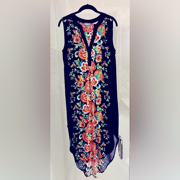 Neiman Marcus Dresses & Skirts - NEIMAN MARCUS • Women's Floral Midi Dress • Size M